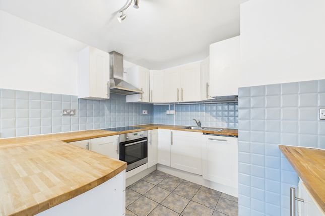 4, Codenham Lodge, Cheltenham photo 2