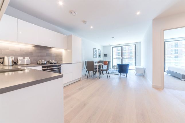 Flat for sale in John Cabot House, 6 Clipper Street, London