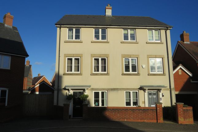 4-bed house on 37, Holloway Close, Salisbury, £355,000