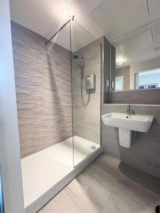 Apartment 709, Paragon, 48 Seymour Grove, Manchester photo 4