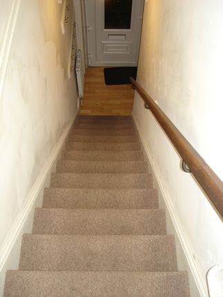 28, College Street, Crosland Moor, Huddersfield photo 4