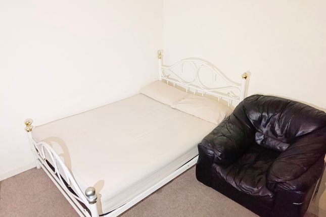 Shared accommodation to rent in Hobart Road, Tilbury