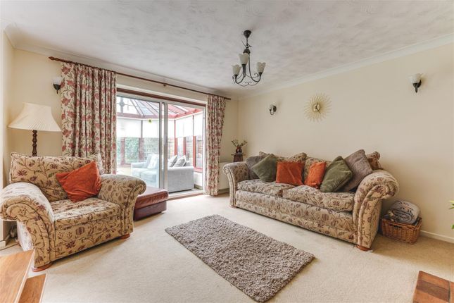 6, Colehills Close, Clavering photo 3
