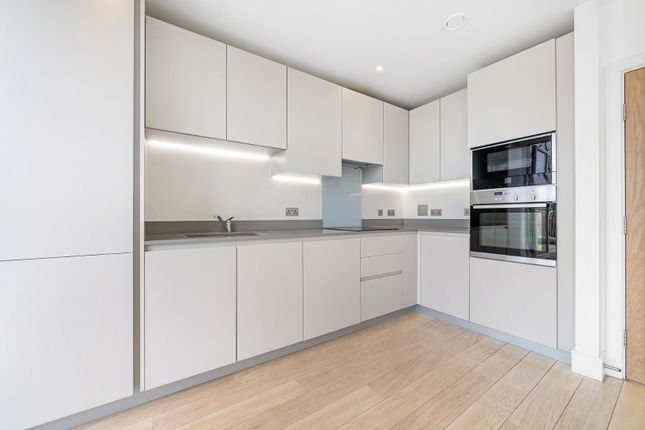 Flat for sale in Brixton Road, London