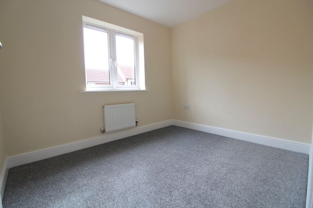 Town house for sale in Pilgrims Way, Gainsborough, Lincolnshire