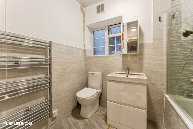 Flat 3/Hampton House, 109 Belsize Road, London photo 4