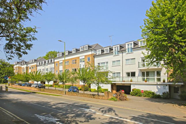 Thumbnail Flat to rent in Brook Court, Watling Street, Radlett, Hertfordshire