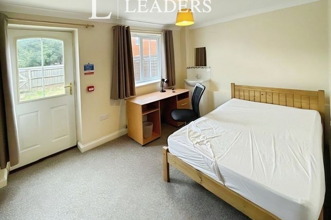 23, Cunningham Avenue, Hertfordshire photo 3