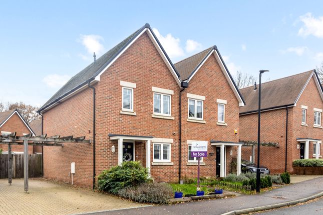 30 Beacon Crescent, Burgess Hill photo 3