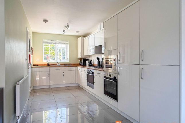 10 Lavender Way, Newark photo 4