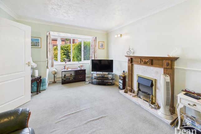 8, Nodens Way, Lydney photo 4