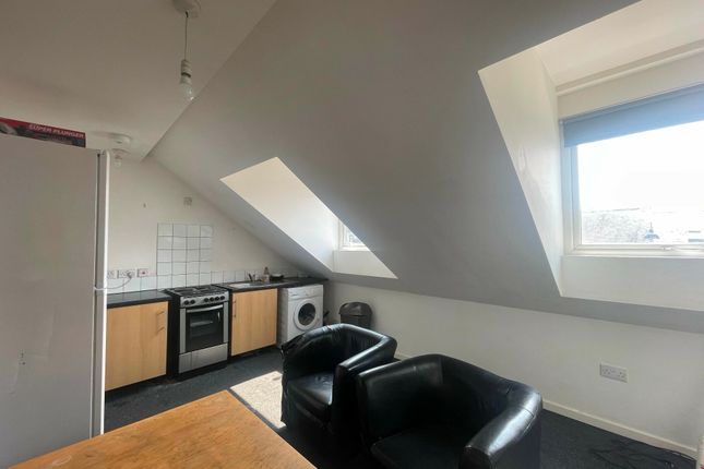 Thumbnail Flat to rent in Shields Road, Newcastle Upon Tyne
