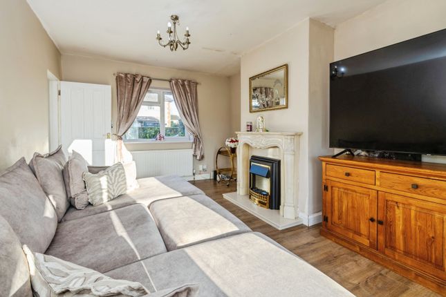 24, Main Avenue, Bracebridge Heath photo 3