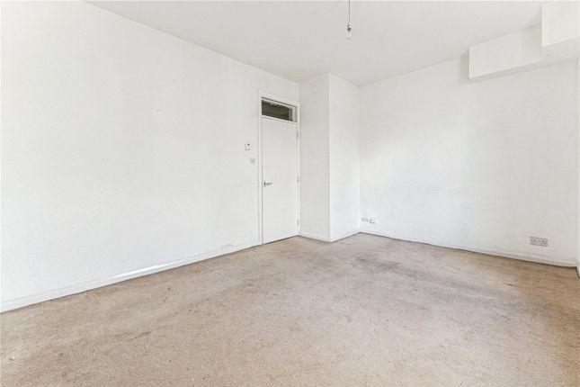 Flat F, 21, Pembridge Crescent, London photo 3