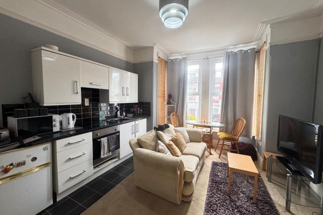 43, Festing Grove, Southsea photo 2