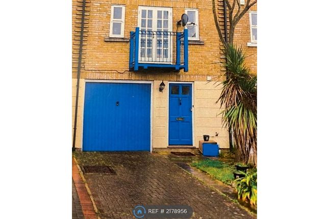 Thumbnail Room to rent in Hampton Close New Southgate, London