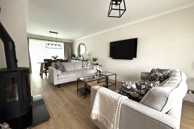 12 Pine Close, Manningtree photo 3
