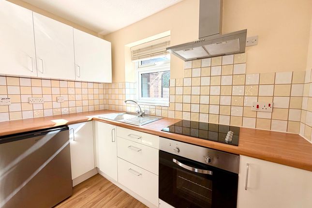163 Avondale, Aldershot photo 2