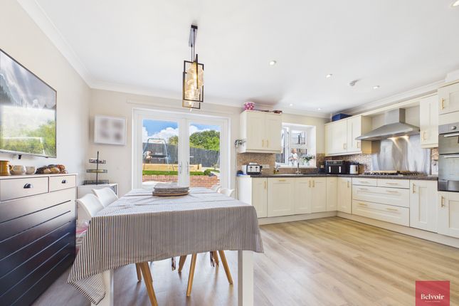 12, Juniper Close, Swansea photo 3