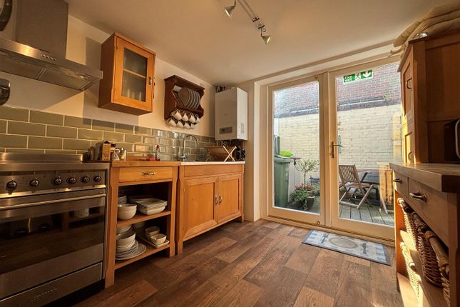 2 Bell Cottages, Medina Road, Cowes photo 4