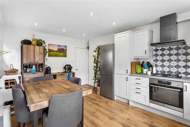 242, Sellincourt Road, London photo 4