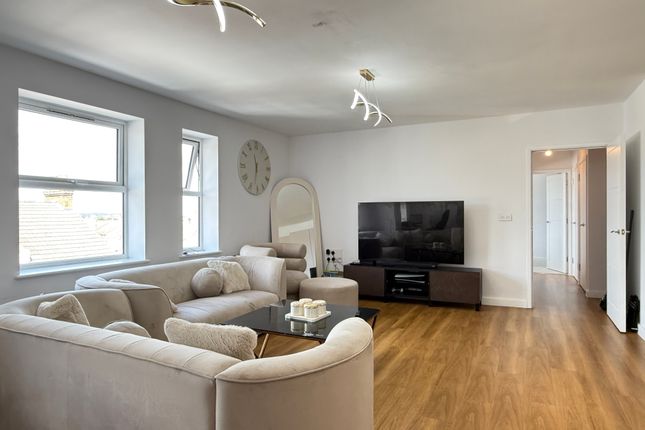 Flat 15, Elysium House, Redvers Road, Chatham photo 2