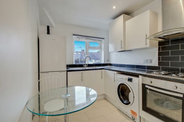 17B, Horsenden Lane North, Greenford photo 4