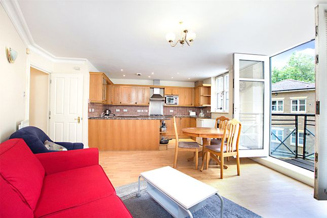 Flat to rent in Lapwing Court, 6 Swan Street, London