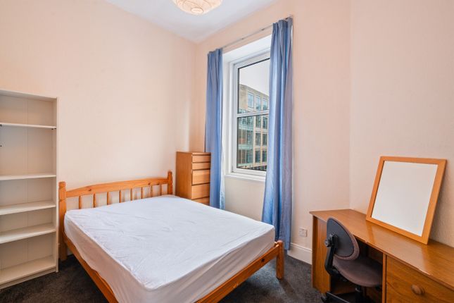 Flat 5, 30, Lady Lawson Street, Edinburgh photo 2