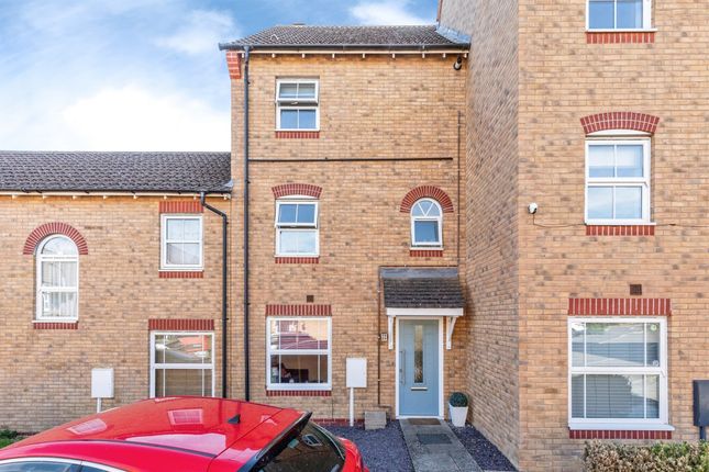 54, John Lea Way, Wellingborough photo 2