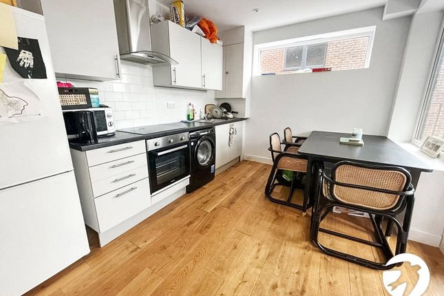 Flat 1 Victoria House, 9, Cross Street, Kent photo 4