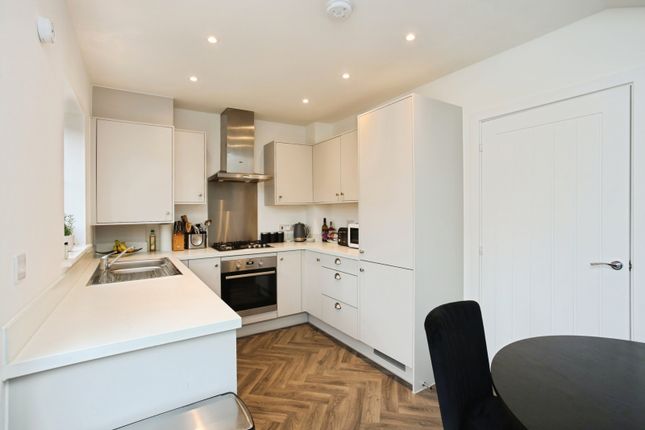 2, Reeves Avenue, Tonbridge photo 3