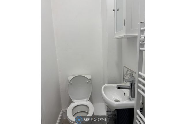 Room 1 - Downstairs Ensuite