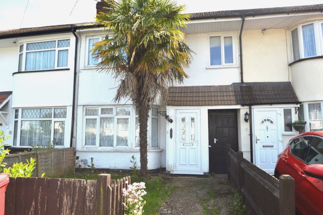 Thumbnail Terraced house to rent in Oakfield Avenue, Slough, Berkshire