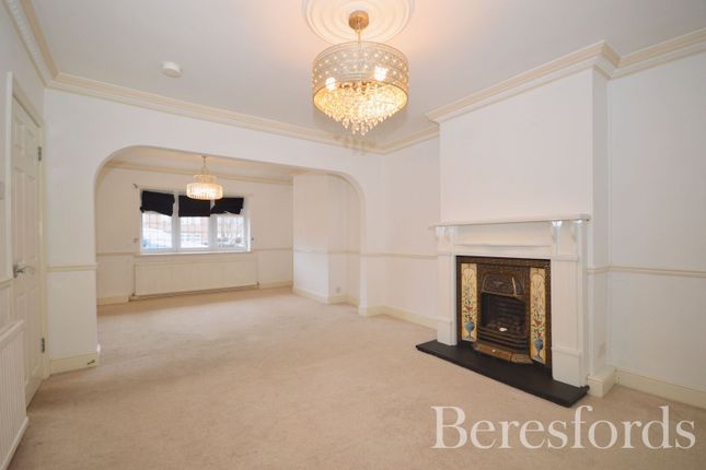 155, Pettits Lane, Romford photo 4