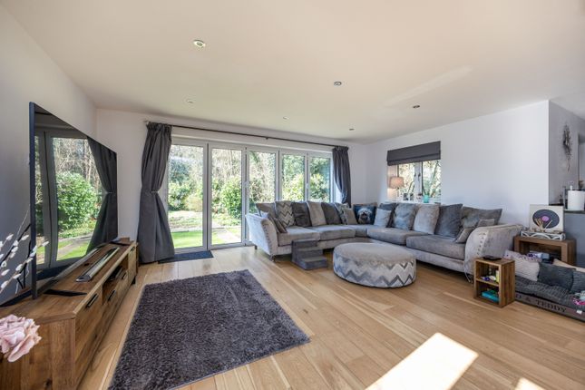 52 Bridgelands, Copthorne, Crawley photo 2