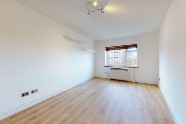 Thumbnail Flat to rent in James House, Richmond Road