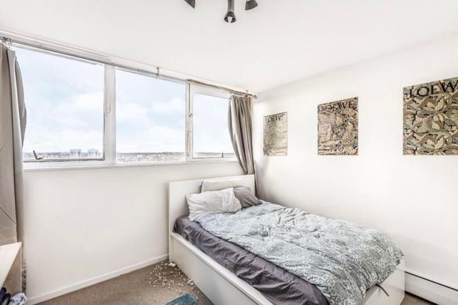 Flat for sale in Finchley Road, London