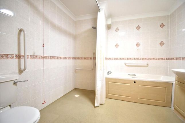Flat 46, Kingsley Court, Windsor Way, Aldershot photo 4
