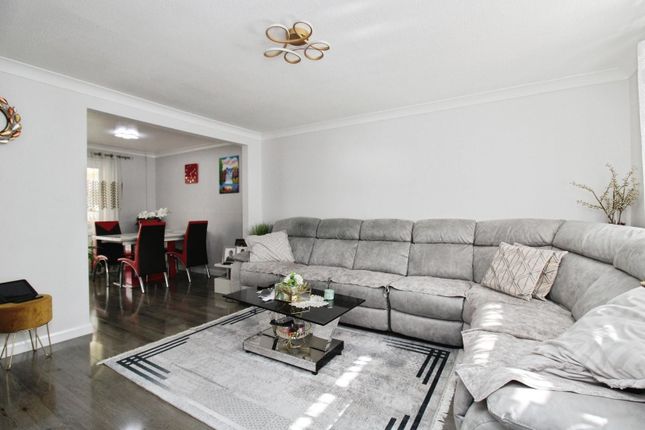 2, Bondgate Green Close, Ripon photo 2
