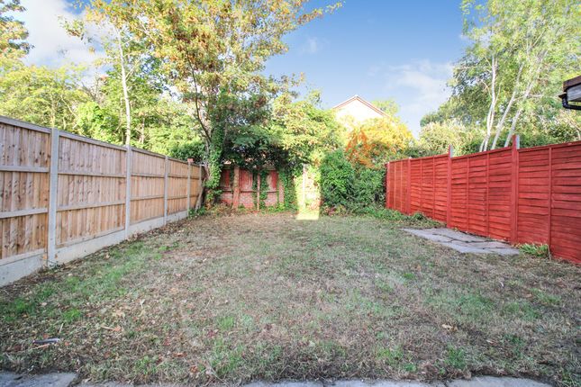 Gleneagles Drive, Farnborough photo 4