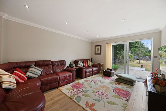 8, Hillview Gardens, Harrow photo 4