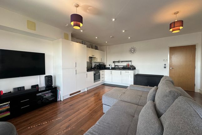 Flat 35, Harman Court, Rectory Park Avenue, Northolt photo 2