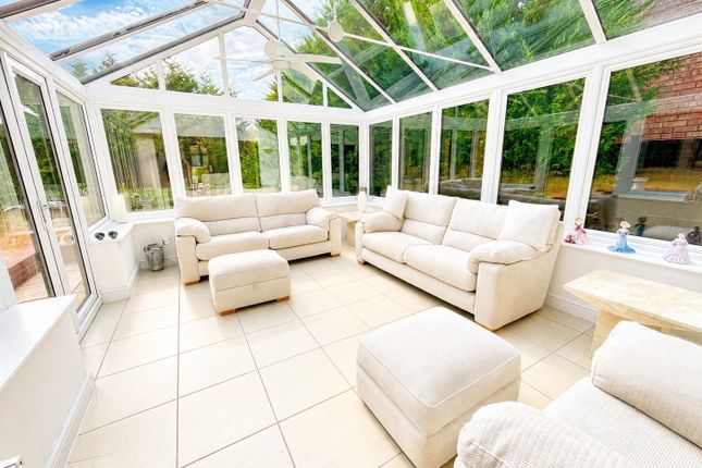10, Ambleside Drive, Brierley Hill photo 3