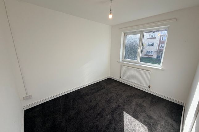 36 Lambourne Way, Newport photo 5