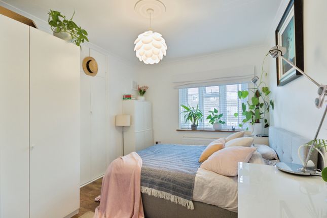 97, Anstridge Road, London photo 4