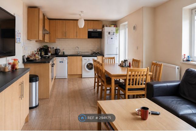 Flat, Peter Hills House Linsey Street, London photo 2
