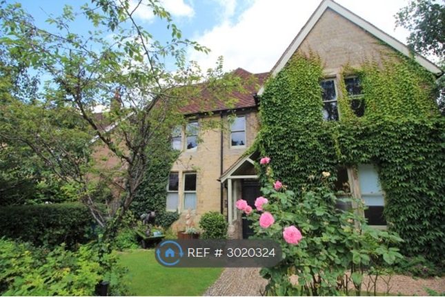 Crofts House, Petworth Road Haslemere, Haslemere photo 2