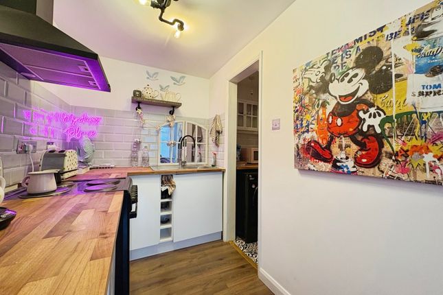 6, Lawday Place, Farnham photo 4