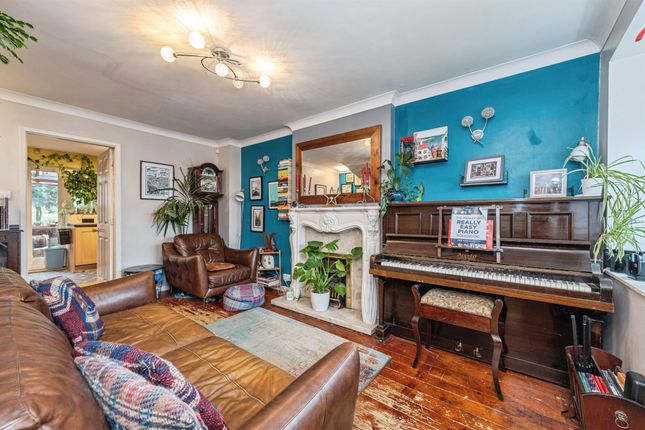 29, Heath Road, Dewsbury photo 4